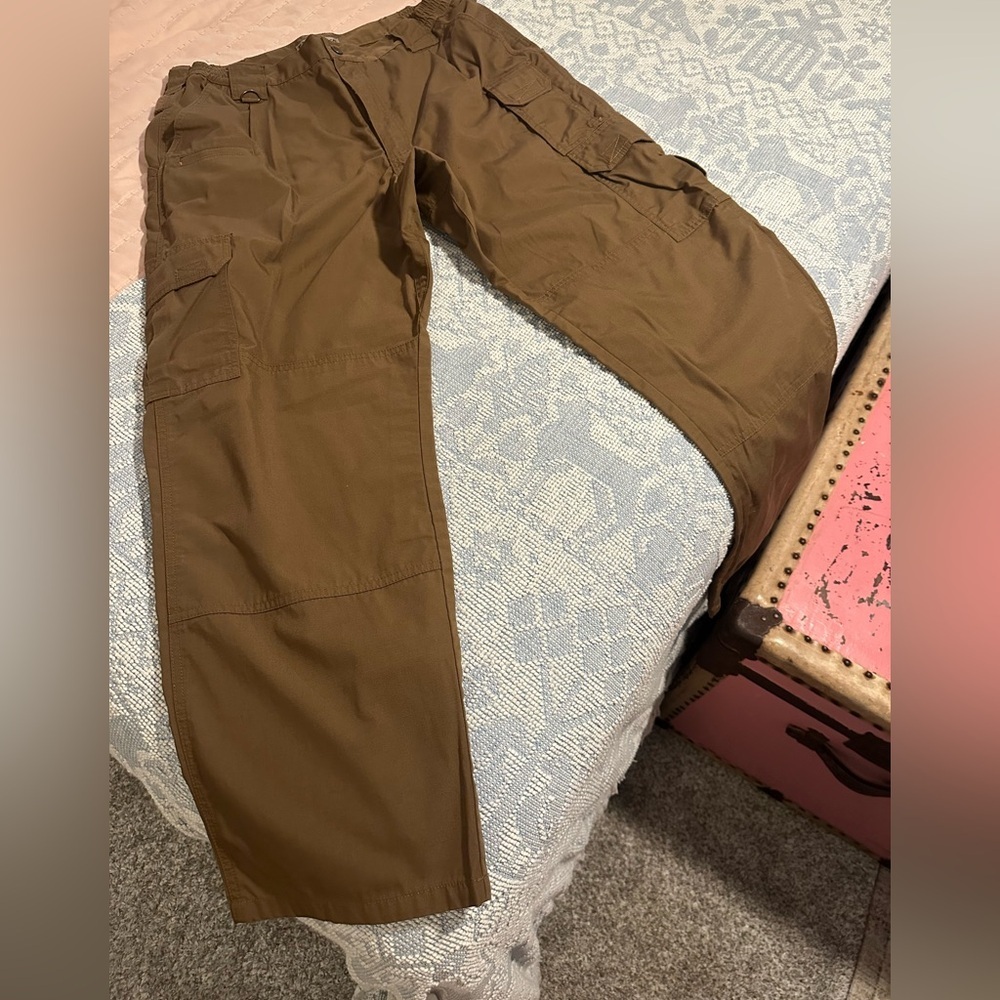 5.11 Tactical Men's Tan Cargo Pants Sz 36x30 - Picture 2 of 13